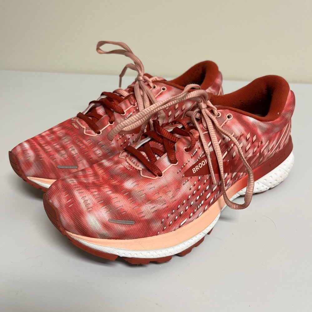 Brooks Ghost 13 Running Shoes Red Pink Plaid Womens 8 Medium B Training EUC